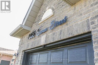 1955 Swan St in Innisfil, ON - Building Photo - Building Photo