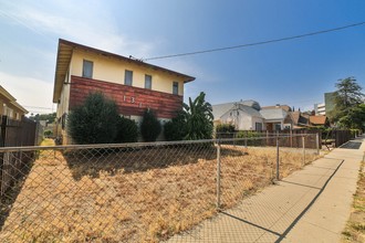 1317 Kenmore Ave in Los Angeles, CA - Building Photo - Building Photo