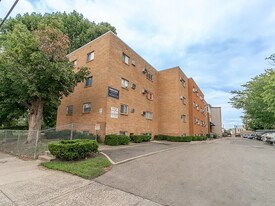 4615 Leiper St in Philadelphia, PA - Building Photo