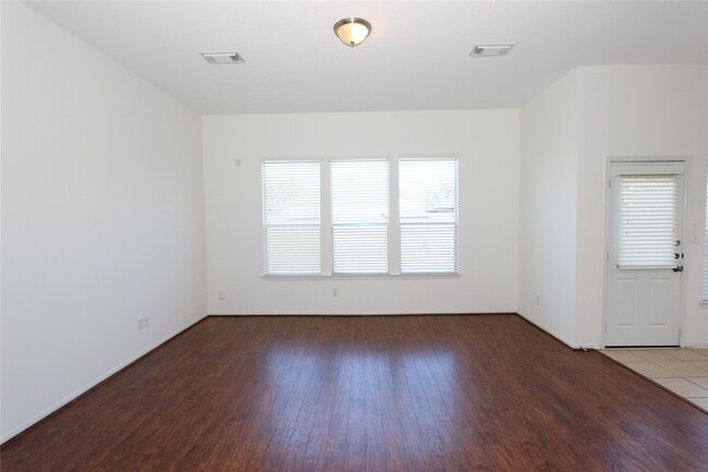 property at 2002 Lansing Cove Dr