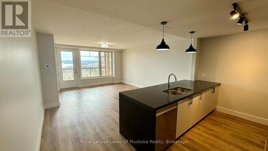 11 Tree Tops Ln in Huntsville, ON - Building Photo - Building Photo