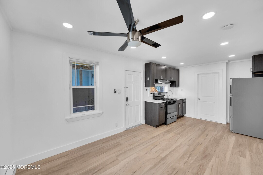231 Blaine Ave in Seaside Heights, NJ - Building Photo
