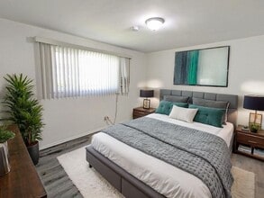 1130 S Clark Dr in Los Angeles, CA - Building Photo - Building Photo