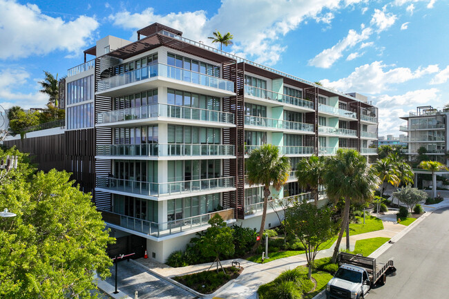 Bella Isla in Miami Beach, FL - Building Photo - Building Photo