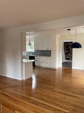 9 Damson Ln in Valley Stream, NY - Building Photo - Building Photo