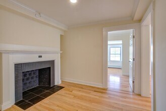 214 Commonwealth Ave in Boston, MA - Building Photo - Building Photo