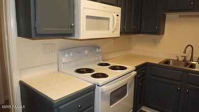 101 St Pius Pl in Youngsville, LA - Building Photo - Building Photo