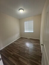 1413 Hardcastle Ave in Woodburn, OR - Building Photo - Building Photo