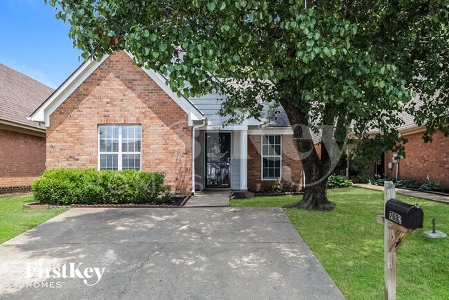 7602 Iris Dr