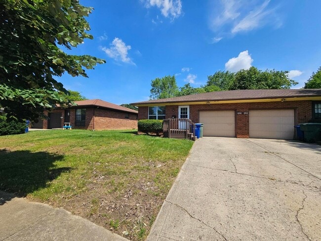 property at 1950 Hampstead Dr