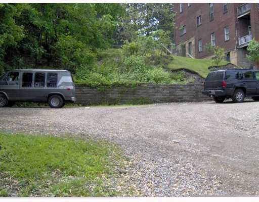 709 Carothers Ave in Carnegie, PA - Building Photo - Building Photo