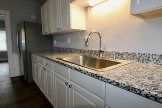 43 Garden St in Stonington, CT - Building Photo - Building Photo