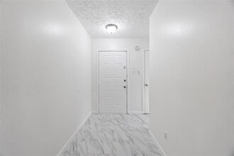 15719 Amapola Dr in Houston, TX - Building Photo - Building Photo
