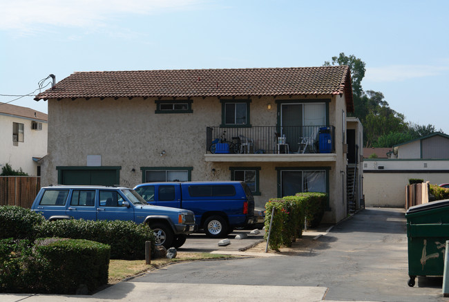 12711 Laurel St in Lakeside, CA - Foto de edificio - Building Photo