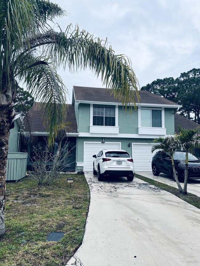 property at 1792 SE Balmoral Ct