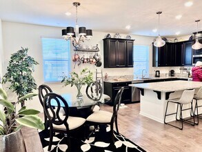1593 Parkside Way in Roseville, CA - Building Photo - Building Photo