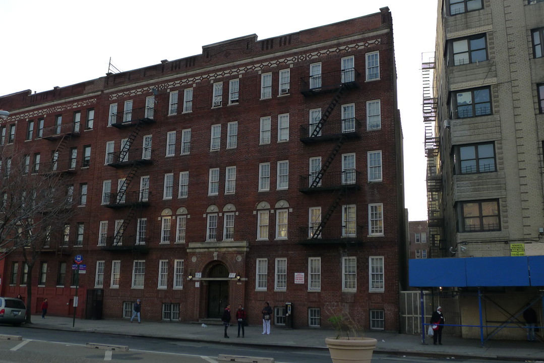 1220 Grand Concourse in Bronx, NY - Building Photo