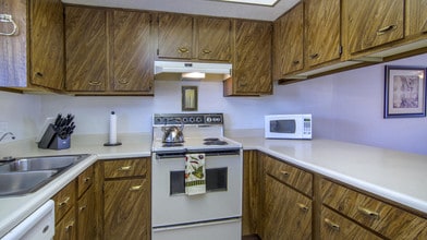 4150 E Cactus Rd-Unit -208 in Phoenix, AZ - Building Photo - Building Photo