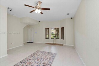1945 SE 24th Ave in Homestead, FL - Building Photo - Building Photo