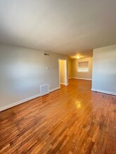 100 Lewis Dr in Greenville, SC - Building Photo - Building Photo