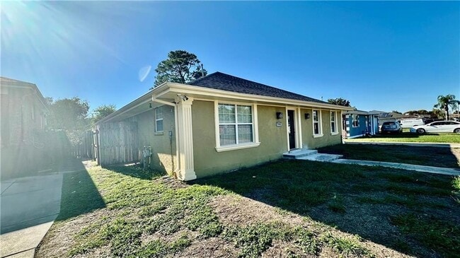 7530 New Castle St in New Orleans, LA - Building Photo - Building Photo
