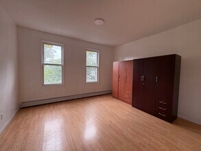 5414 94th St in Elmhurst, NY - Building Photo - Building Photo