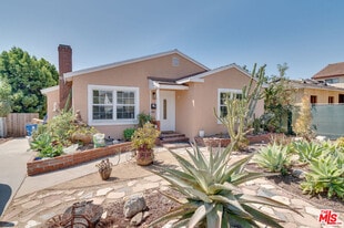 8037 Campion Dr in Los Angeles, CA - Building Photo