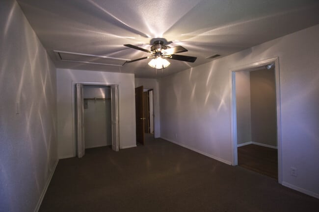 1004 Crescent in Denton, TX - Building Photo - Building Photo