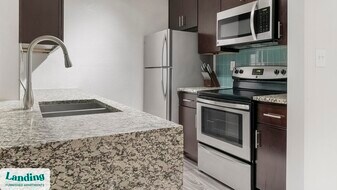 2745 Holcomb Bridge Rd in Alpharetta, GA - Building Photo