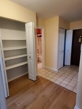 8974 N Western Ave in Des Plaines, IL - Foto de edificio - Building Photo