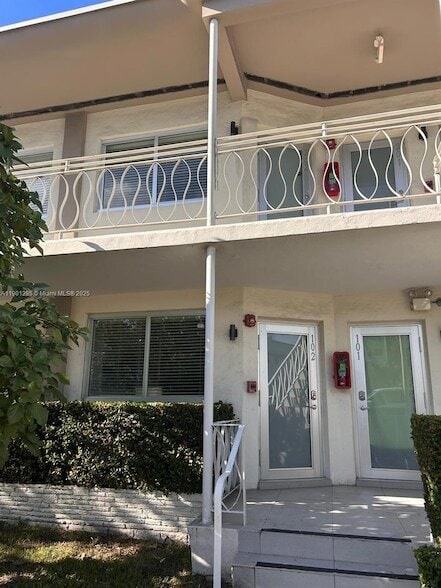 1601 Meridian Ave, Unit 201 in Miami Beach, FL - Foto de edificio - Building Photo