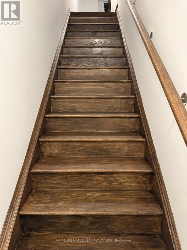 261 Danzatore Path in Oshawa, ON - Building Photo - Building Photo