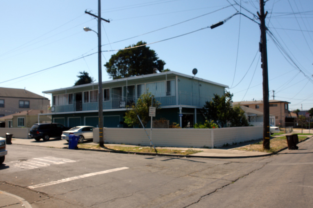 2126 Ohio Ave in Richmond, CA - Foto de edificio