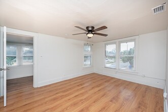 1701 14th St S, Unit B - The Cityside Escape in St. Petersburg, FL - Building Photo - Building Photo