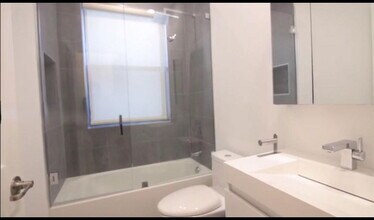 3533 W 88th St in Hialeah, FL - Building Photo - Building Photo