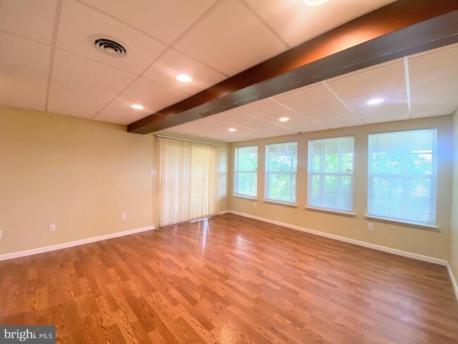 property at 172 S Savanna Dr