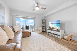 199 Jimmy Buffett Mem Hwy in Satellite Beach, FL - Foto de edificio - Building Photo