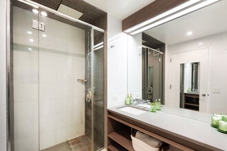 Webster Apartments in Brooklyn, NY - Building Photo - Interior Photo
