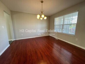 1041 Flora Lake Ct in Belleville, IL - Building Photo - Building Photo