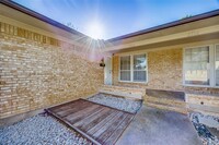 6314 Rincon Way in Dallas, TX - Foto de edificio - Building Photo