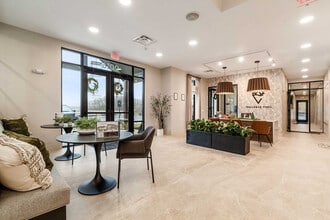 Trailhead Vista in Newark, OH - Foto de edificio - Building Photo