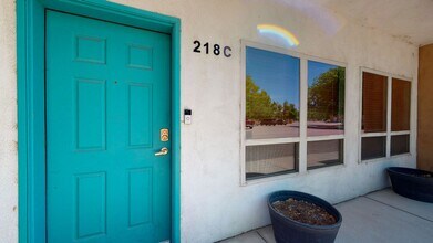 218 Cynthia Loop NW in Albuquerque, NM - Building Photo - Building Photo