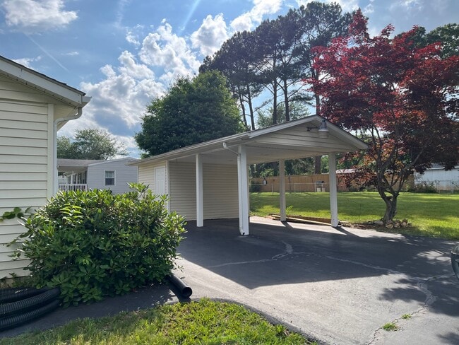 6100 Belle Dr in Crozet, VA - Building Photo - Building Photo