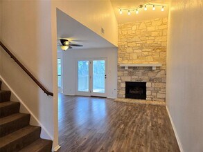 4404 Travis Country Cir in Austin, TX - Building Photo - Building Photo