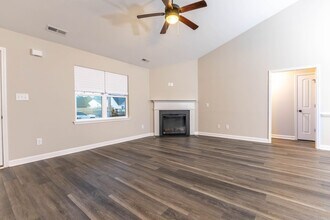 270 Breakwater Dr in Sneads Ferry, NC - Building Photo - Building Photo