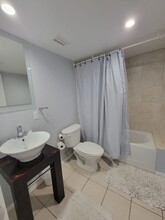 701 S Madison Ave, Unit 316 in Clearwater, FL - Building Photo - Building Photo