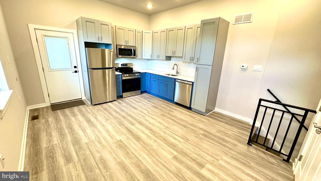 1656 S Taney St-Unit -1 in Philadelphia, PA - Foto de edificio