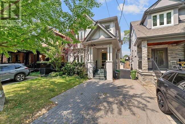 136 St Clements Ave in Toronto, ON - Building Photo - Building Photo