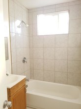 1946 W 145th St in Gardena, CA - Foto de edificio - Building Photo