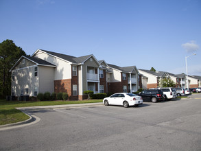 Legion Crossings in Hope Mills, NC - Building Photo - Building Photo